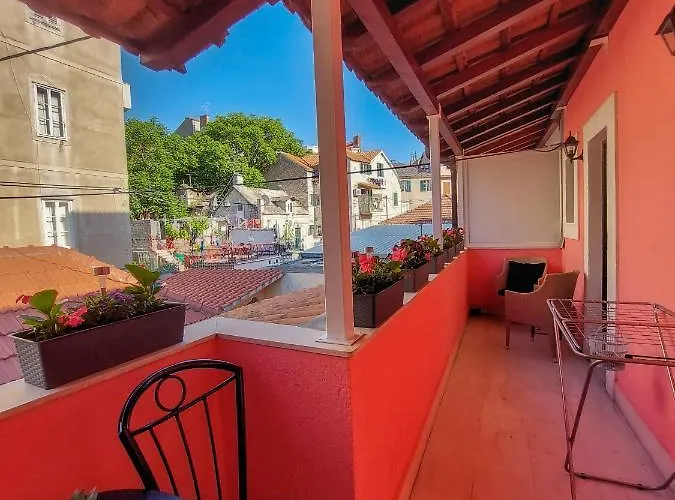 Dalmatino Apartment *